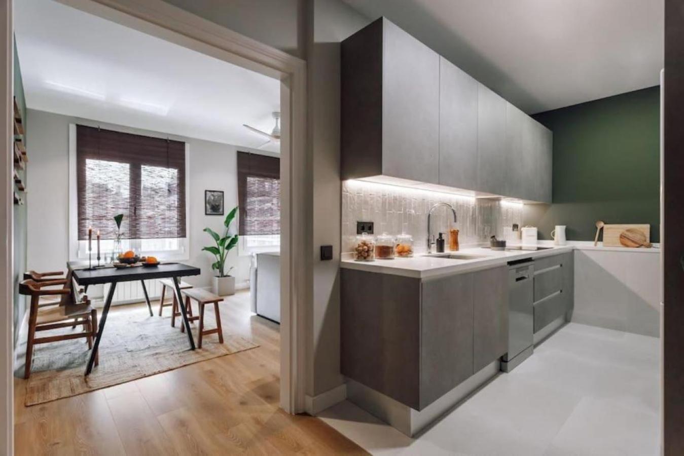 Apartment Songe - 2 Bedroom In Eixample Esquerra Barcelona